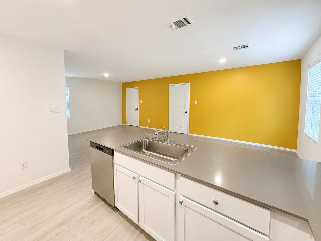 20407 Red Coral - Photo 7 of 21