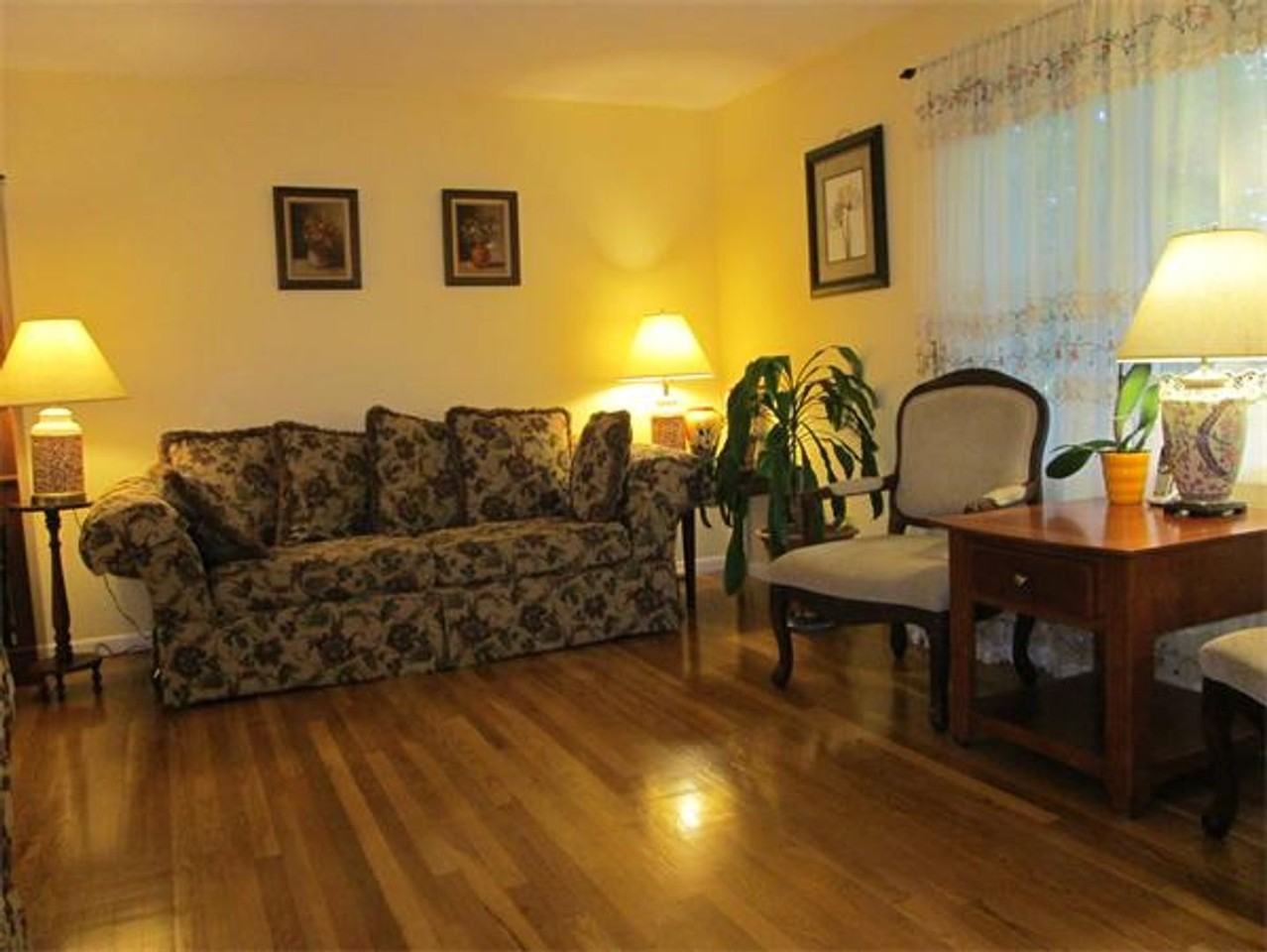 139 Gould St - Photo 3 of 11