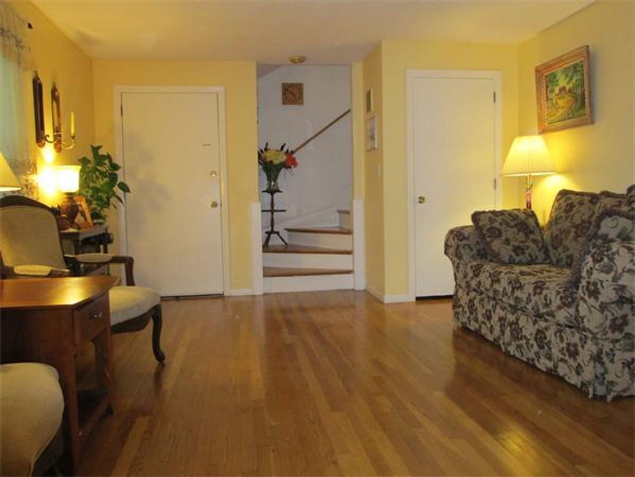 139 Gould St - Photo 4 of 11