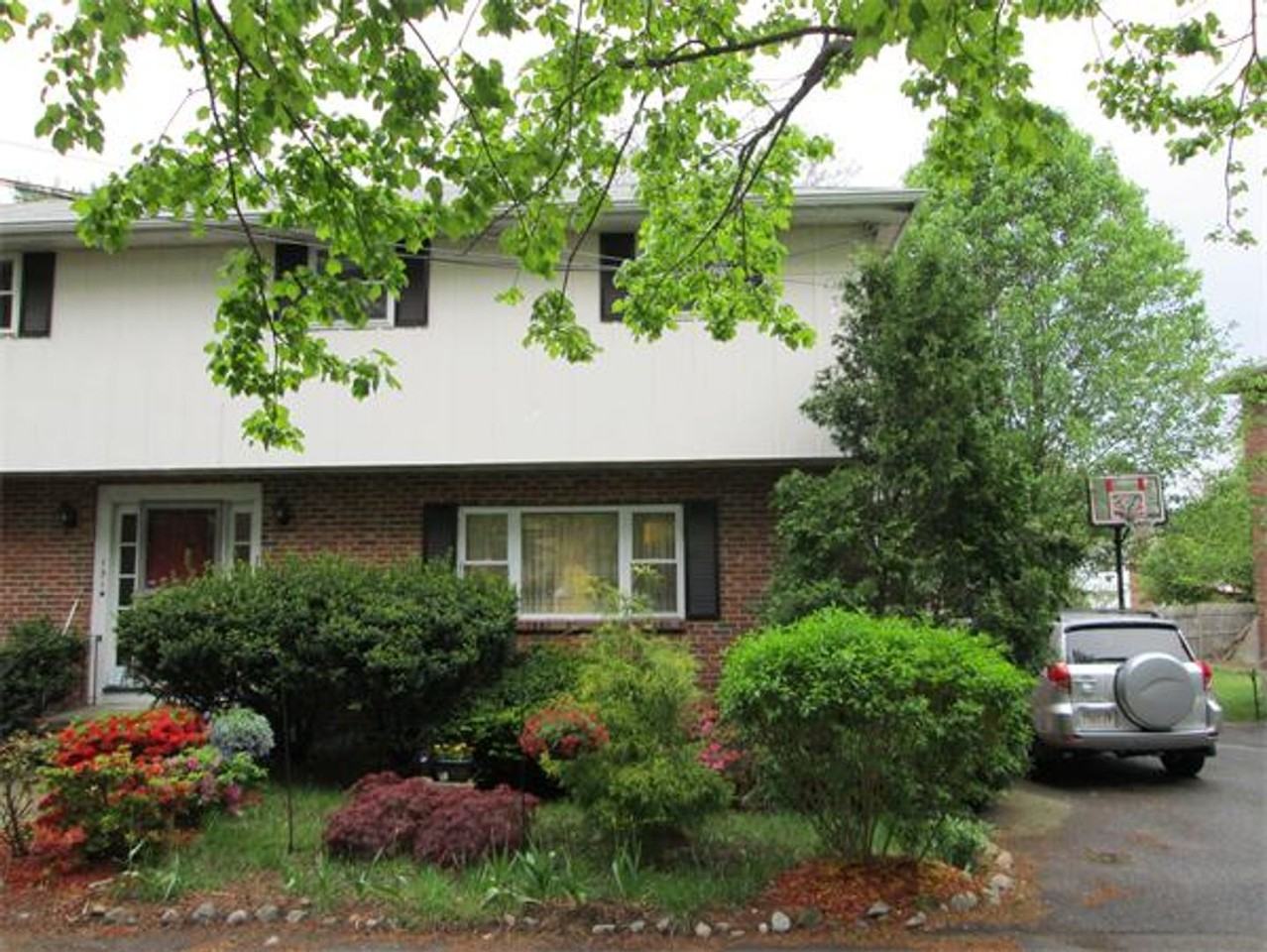 139 Gould St - Photo 7 of 11