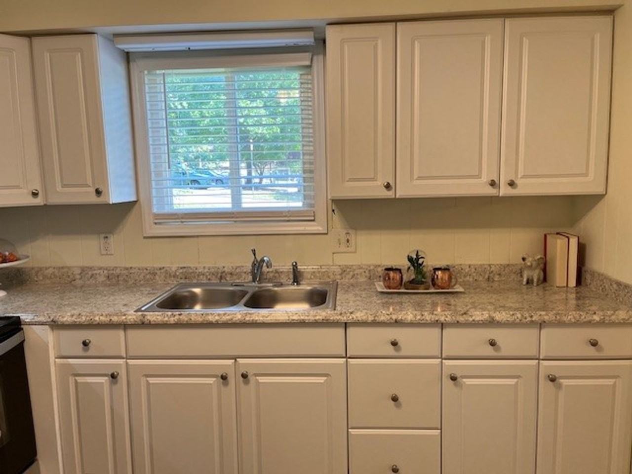 112 Bim St - Photo 5 of 13