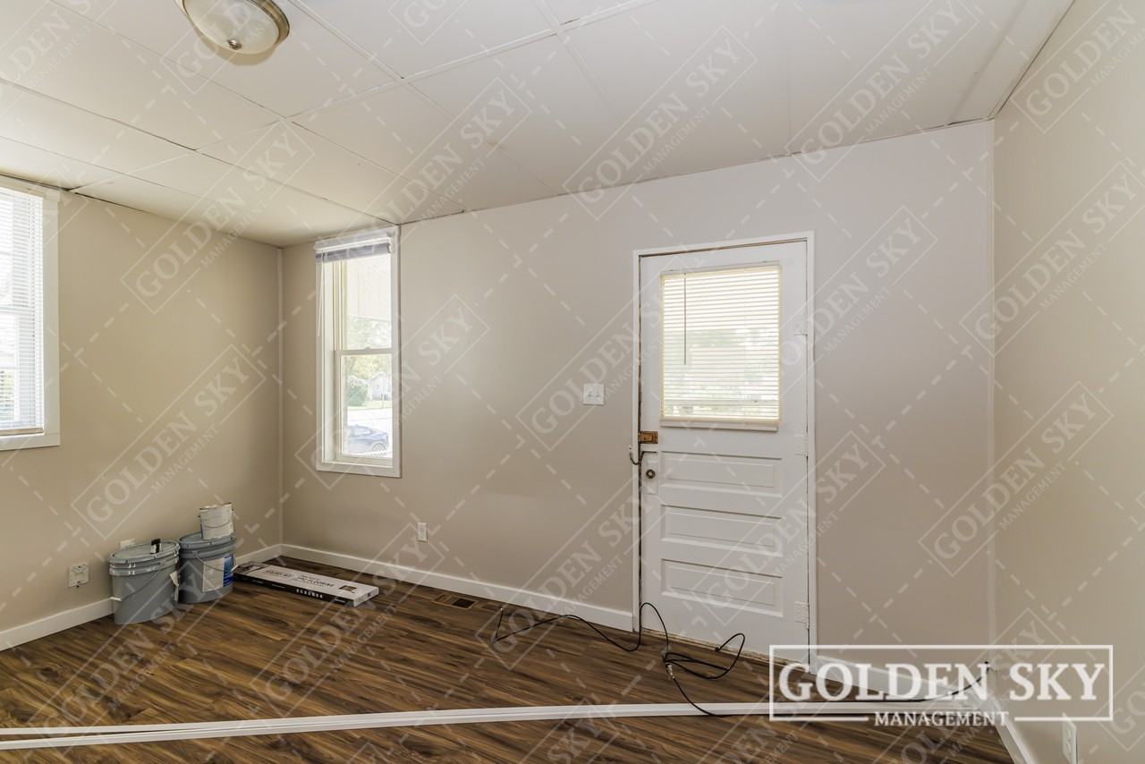 1720 S Gharkey St #1 - Photo 3 of 10