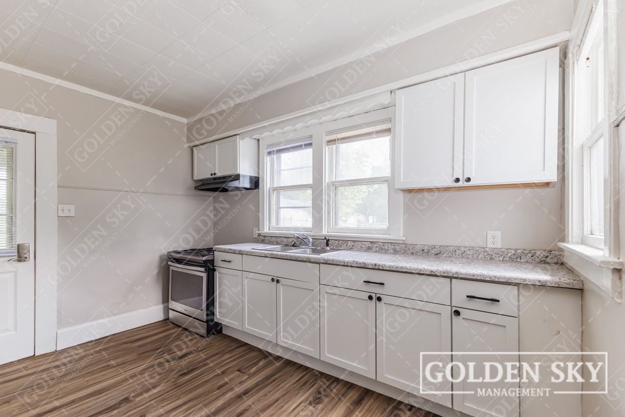 1720 S Gharkey St #1 - Photo 6 of 10