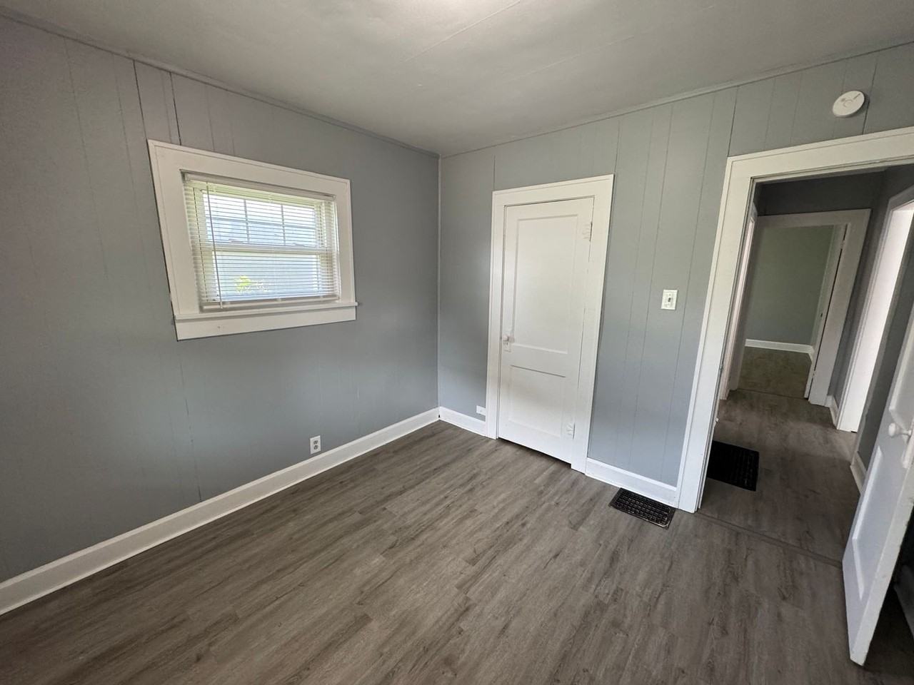 1529 Dawson St - Photo 7 of 21