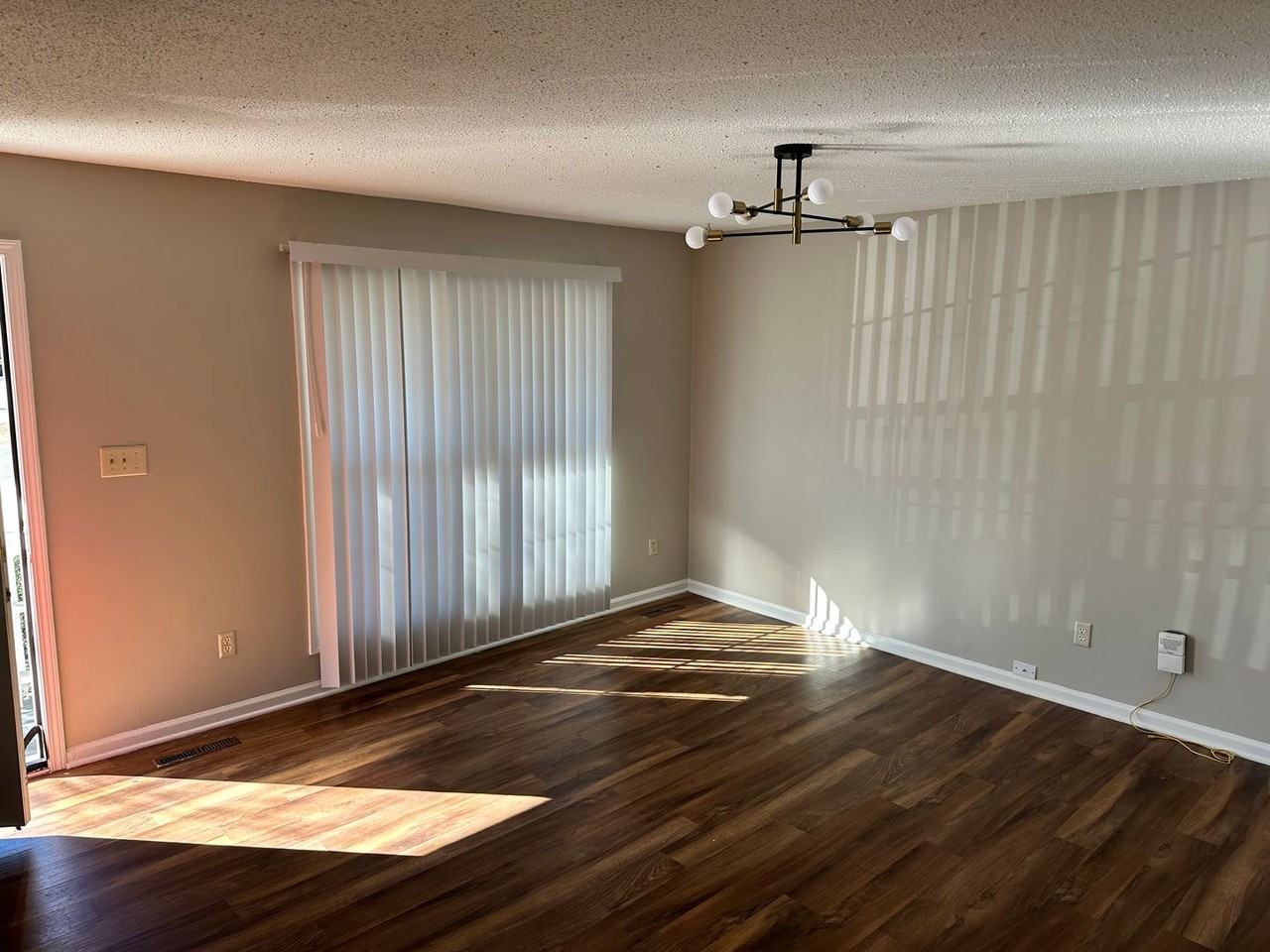 538 Walter St - Photo 5 of 9