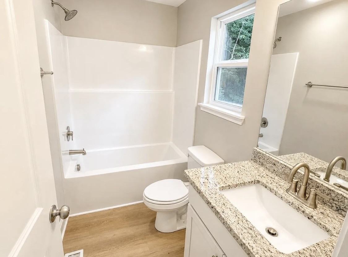 2708 E 21st St #1 - Photo 3 of 9