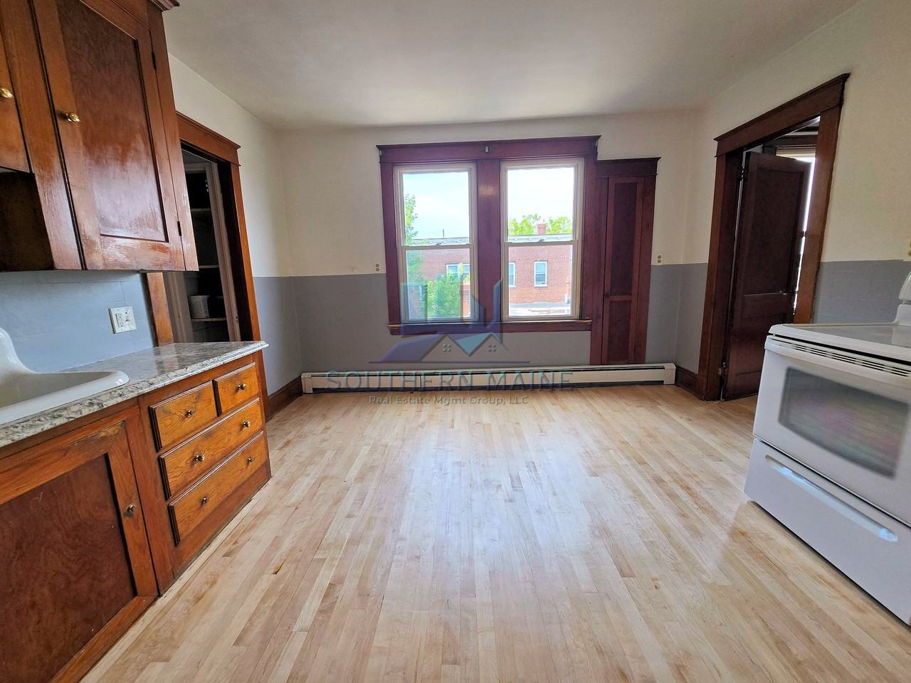 49 Third St #3 - Photo 4 of 28