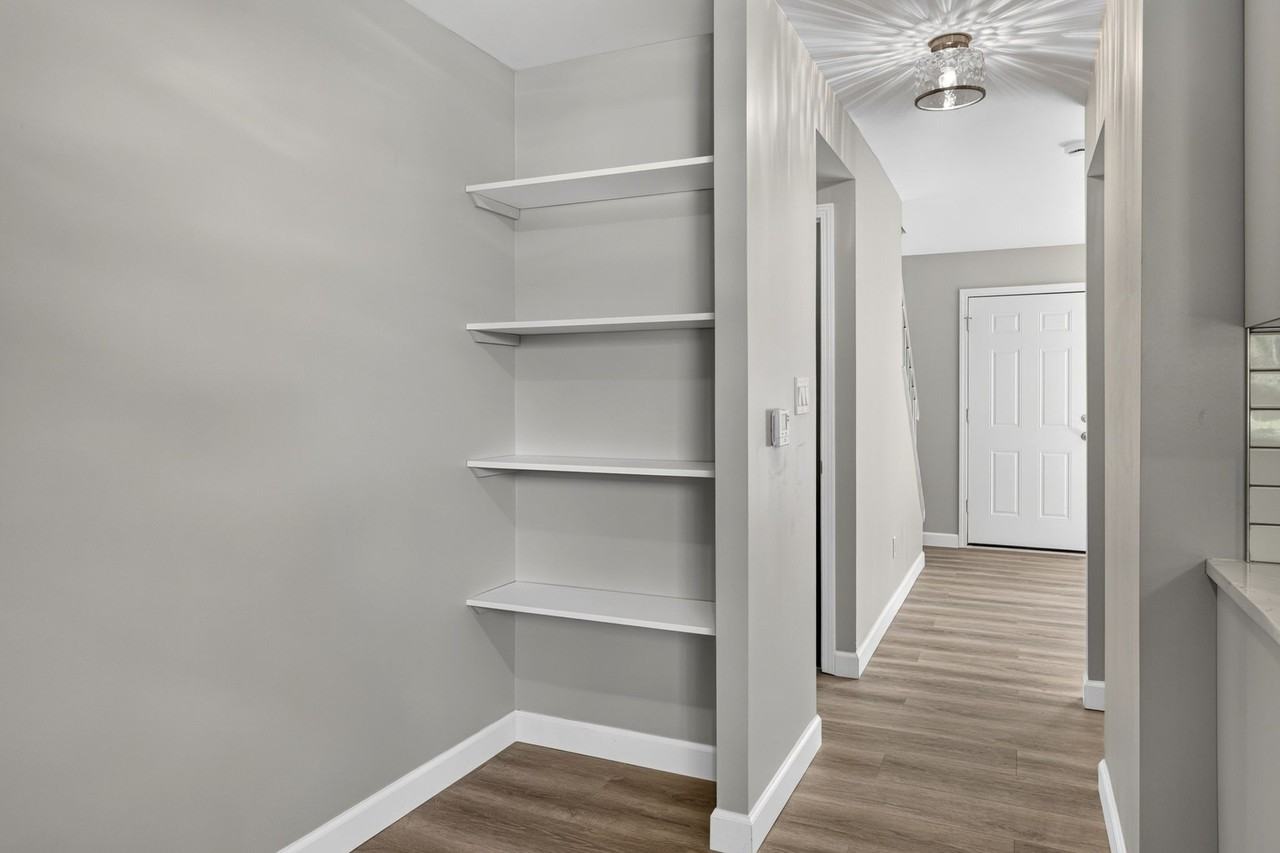 2209 Campus Dr #1 - Photo 6 of 18