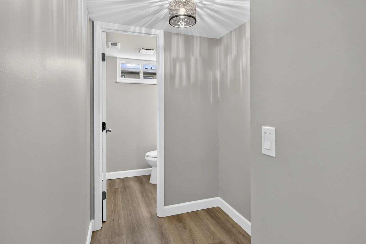 2209 Campus Dr #1 - Photo 7 of 18