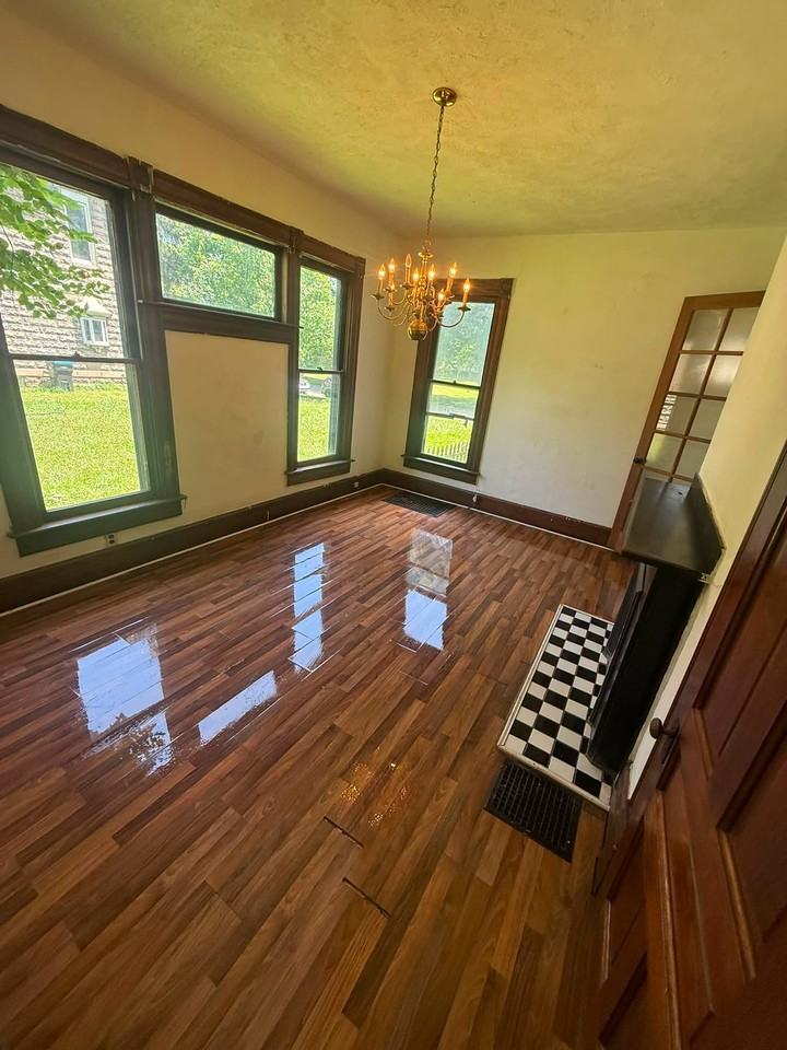 353 Woodlawn Ave #1 - Photo 4 of 7