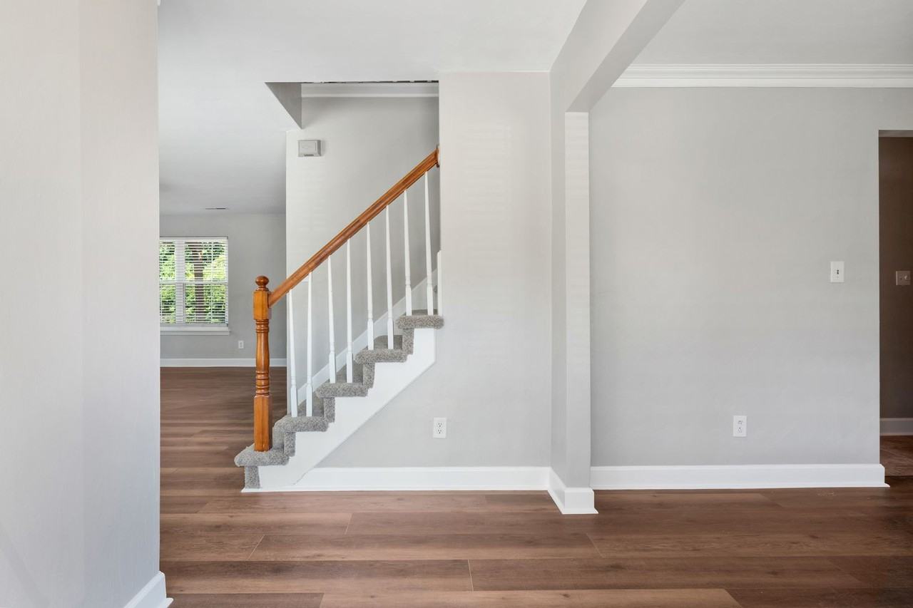 116 Hillside Ave - Photo 3 of 40