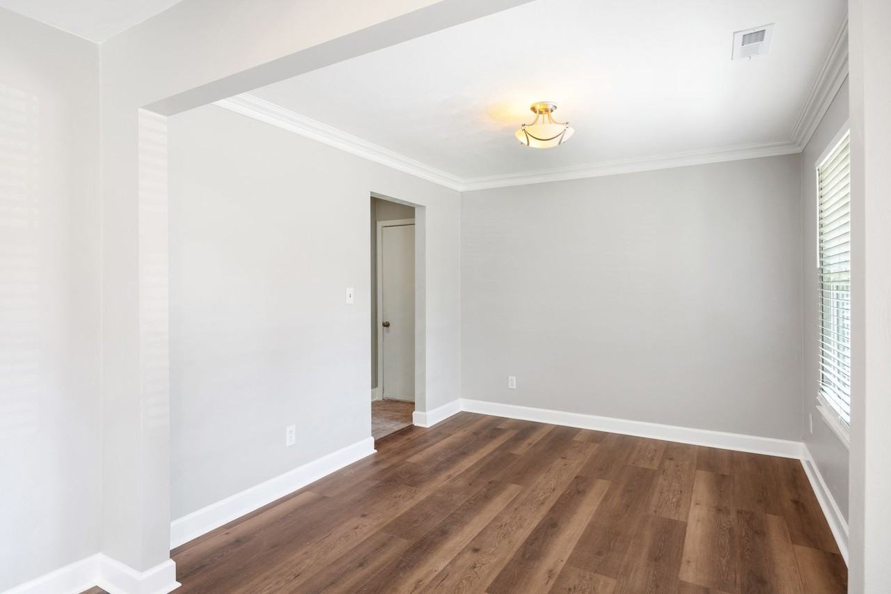 116 Hillside Ave - Photo 4 of 40