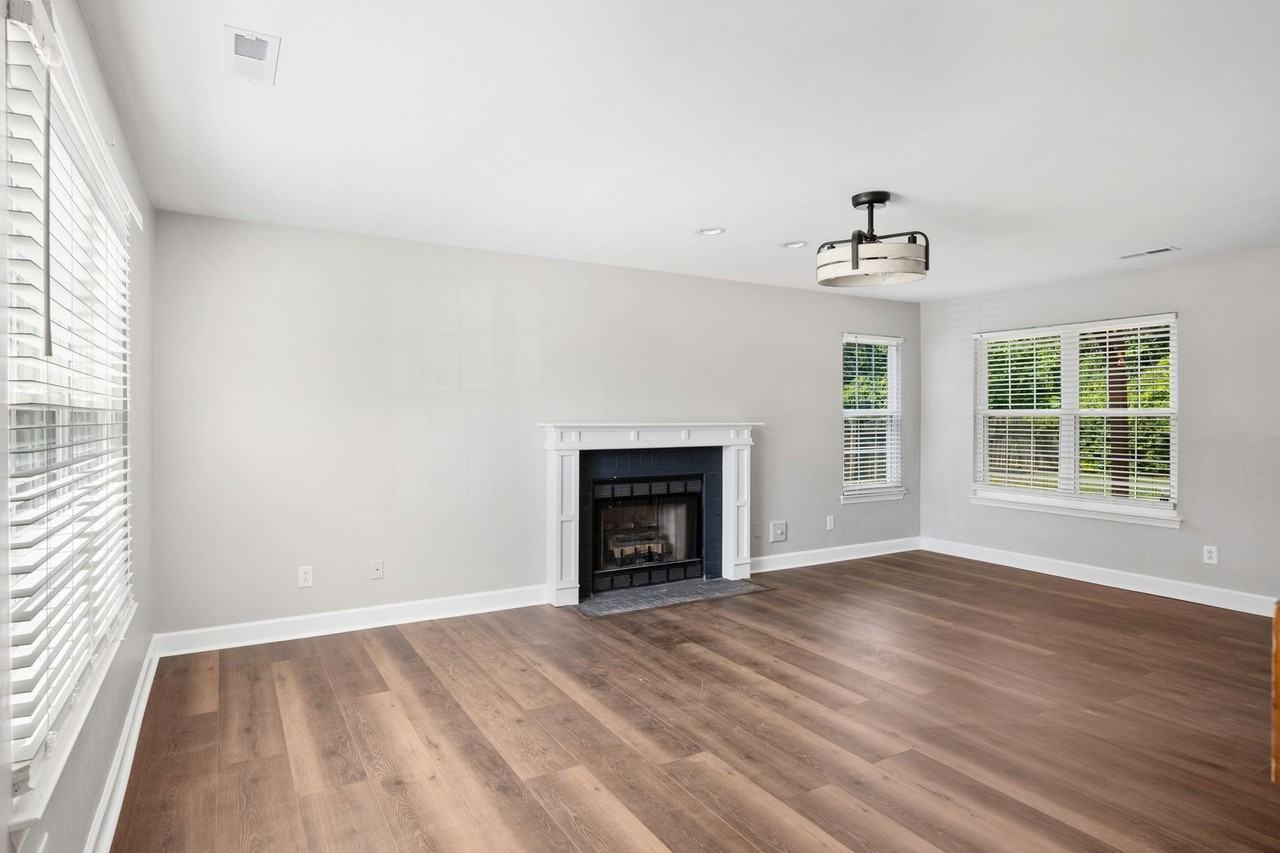 116 Hillside Ave - Photo 6 of 40