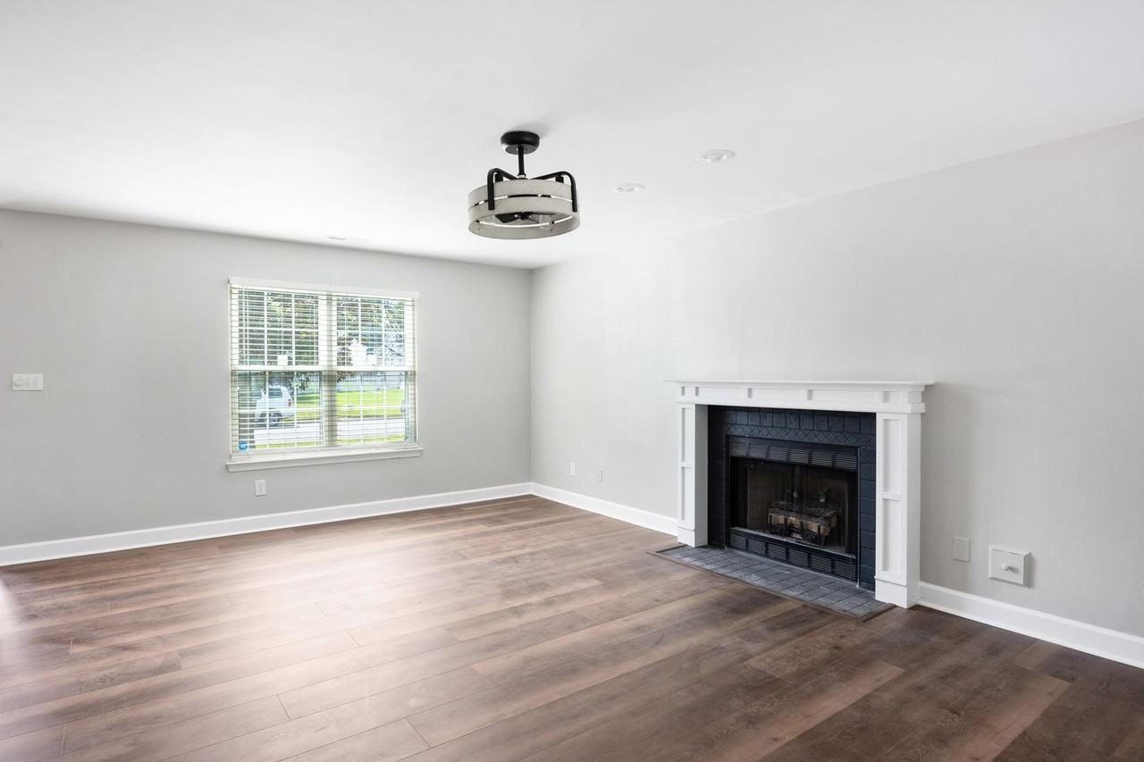 116 Hillside Ave - Photo 7 of 40