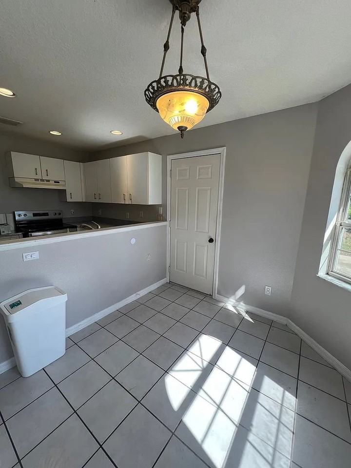 53 Birchwood Dr - Photo 7 of 21