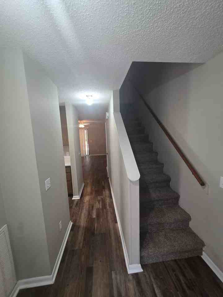 210 Candlebrook Dr - Photo 3 of 11