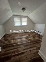 featured image of 424 W Broad St