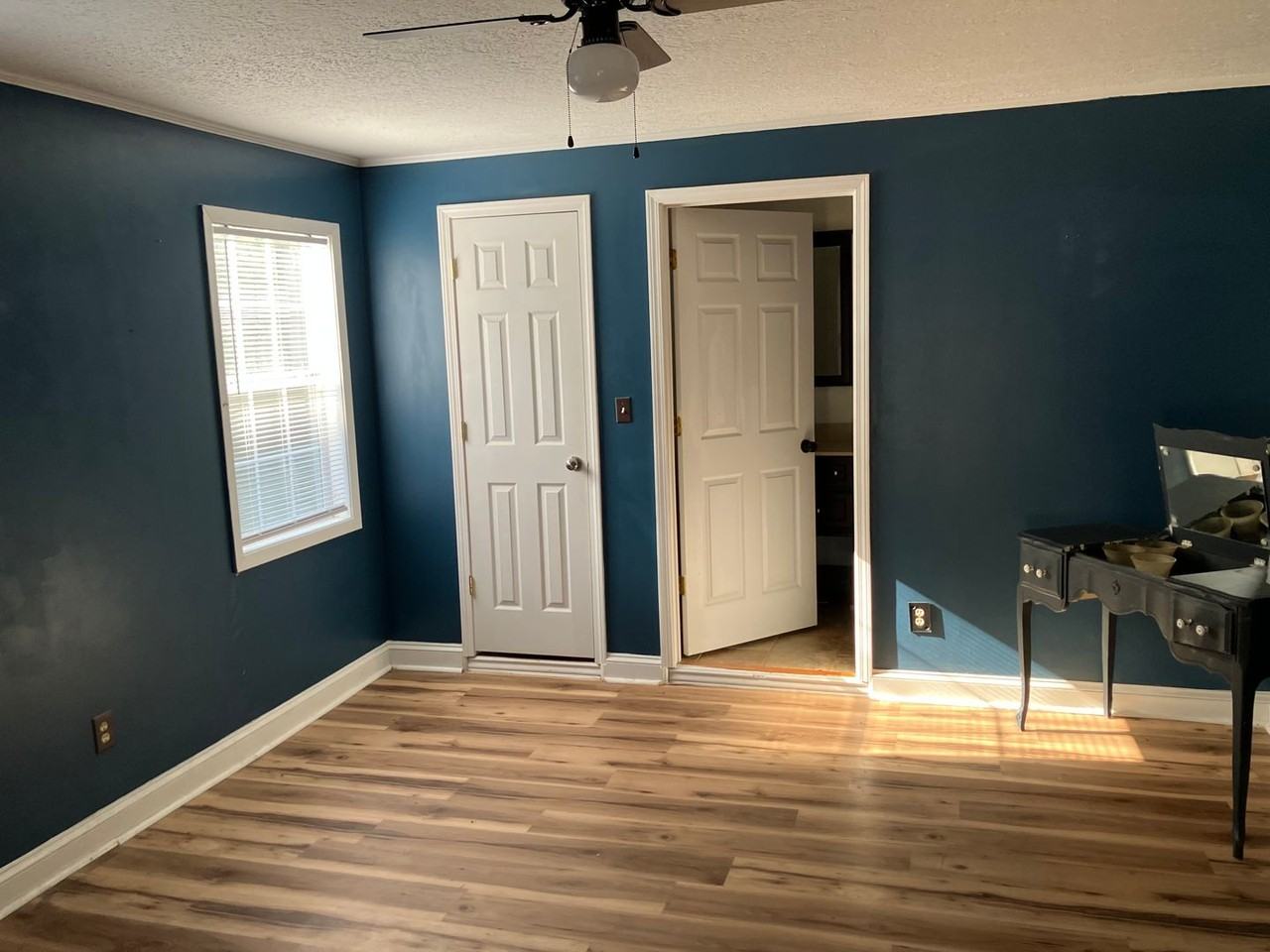 1209 Lee St - Photo 5 of 12