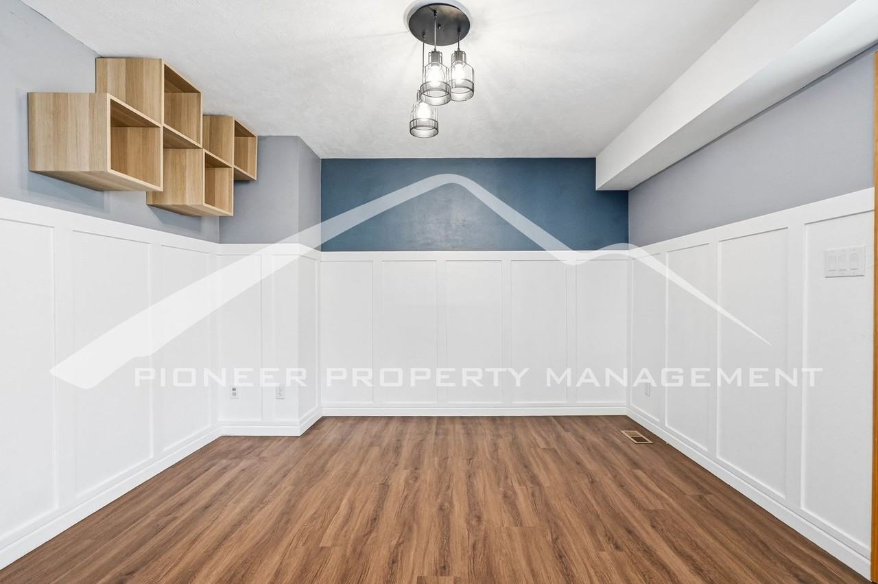 655 S Xenon Ct - Photo 5 of 28