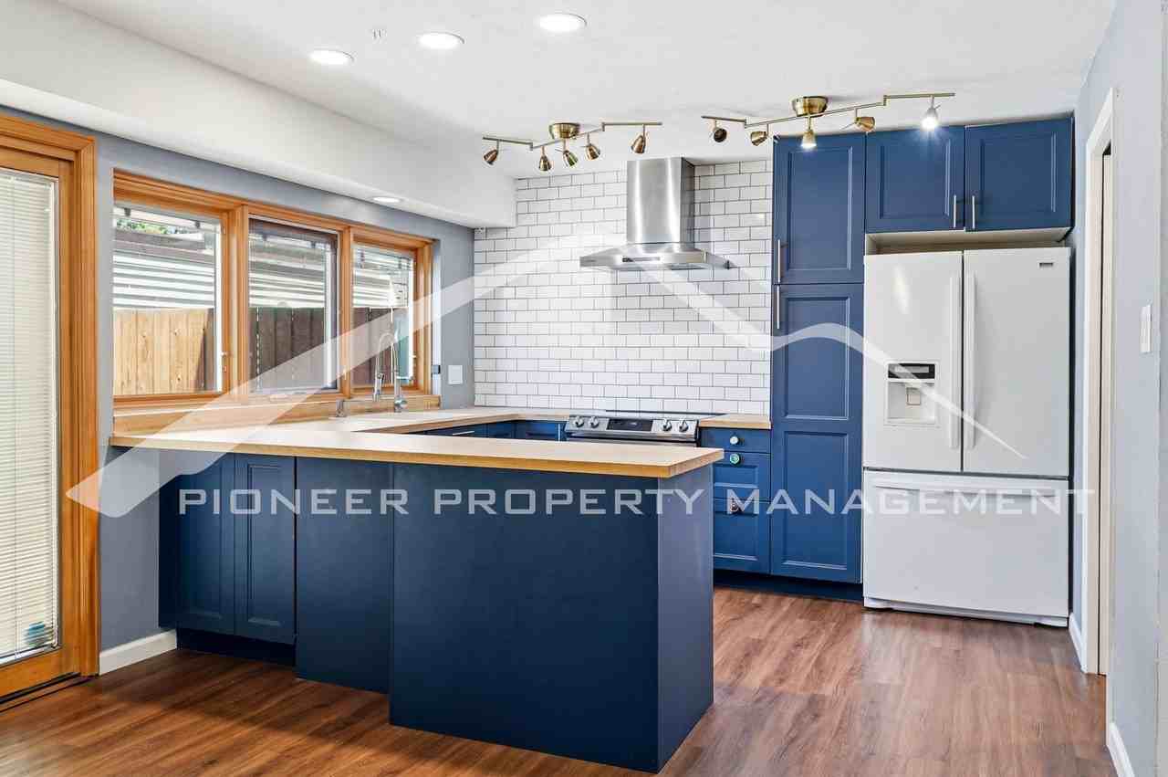 655 S Xenon Ct - Photo 7 of 28