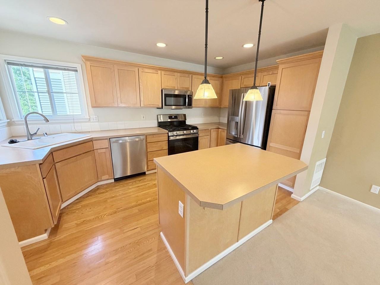12726 35th Ave Ne #A - Photo 3 of 19