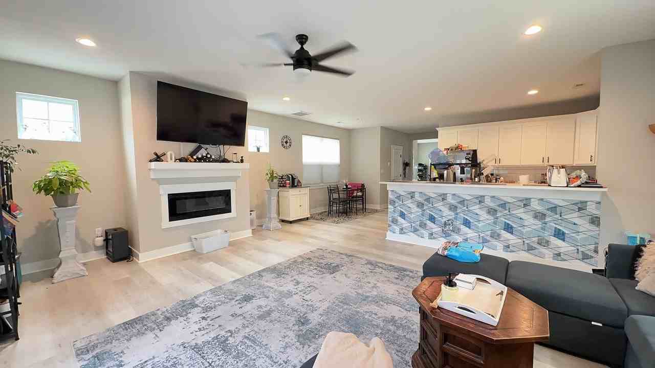 103 S Thalia Rd - Photo 6 of 20