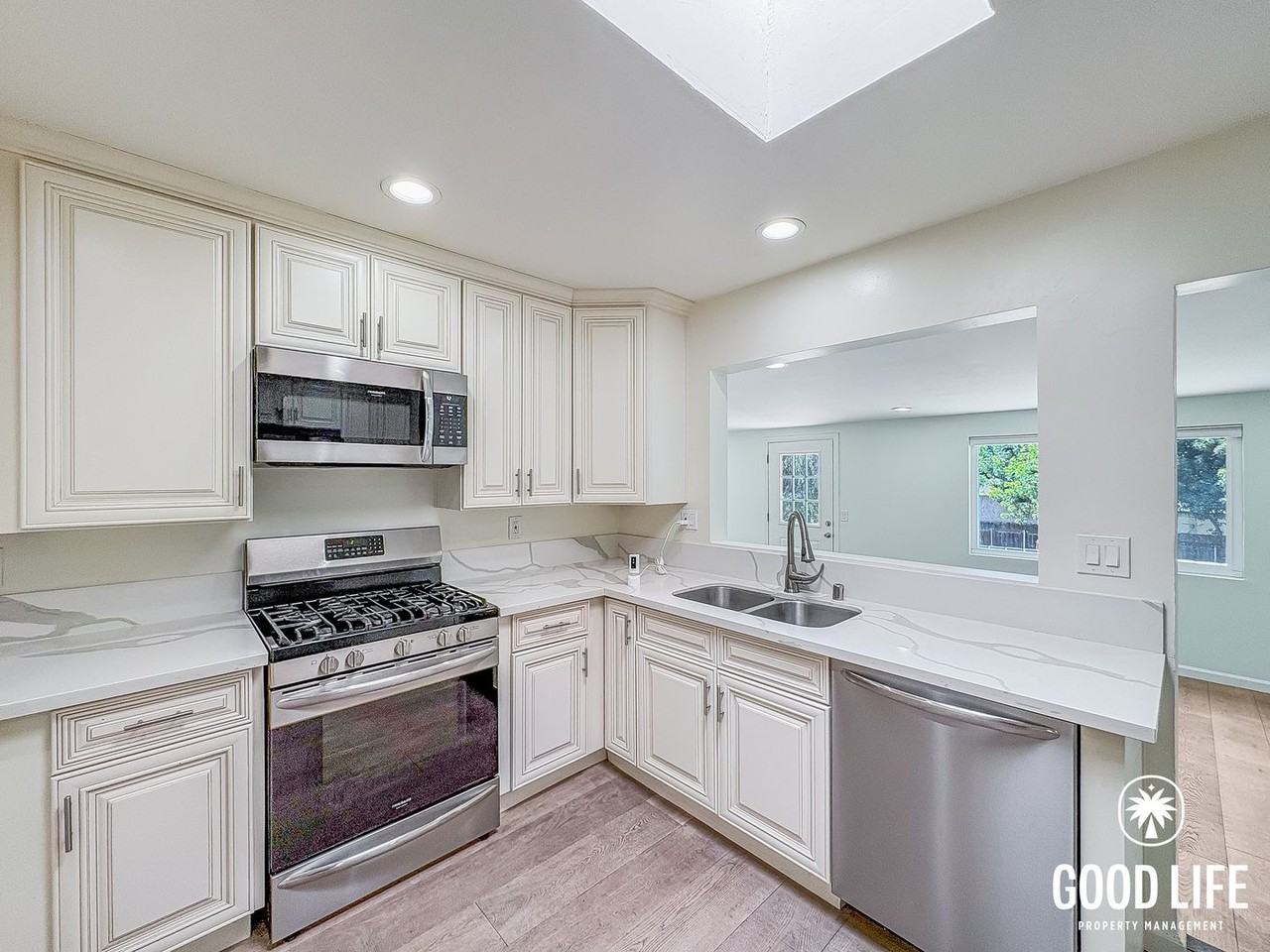579 Gold Dr - Photo 5 of 26