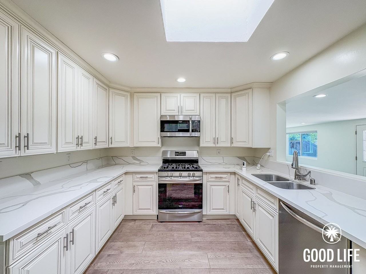 579 Gold Dr - Photo 6 of 26