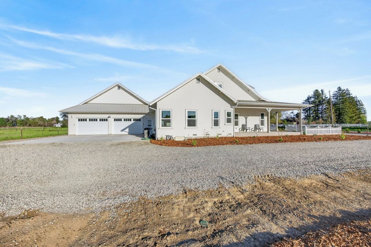 35628 Yosemite Ave - Photo 3 of 38