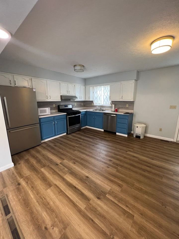 1 Cedarstone Dr - Photo 5 of 19