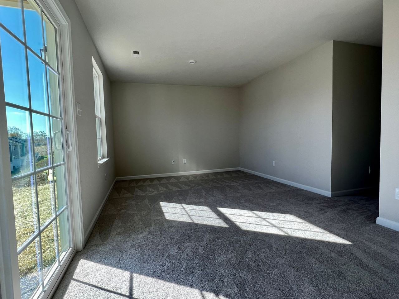 67 Hewstone Ct - Photo 5 of 31