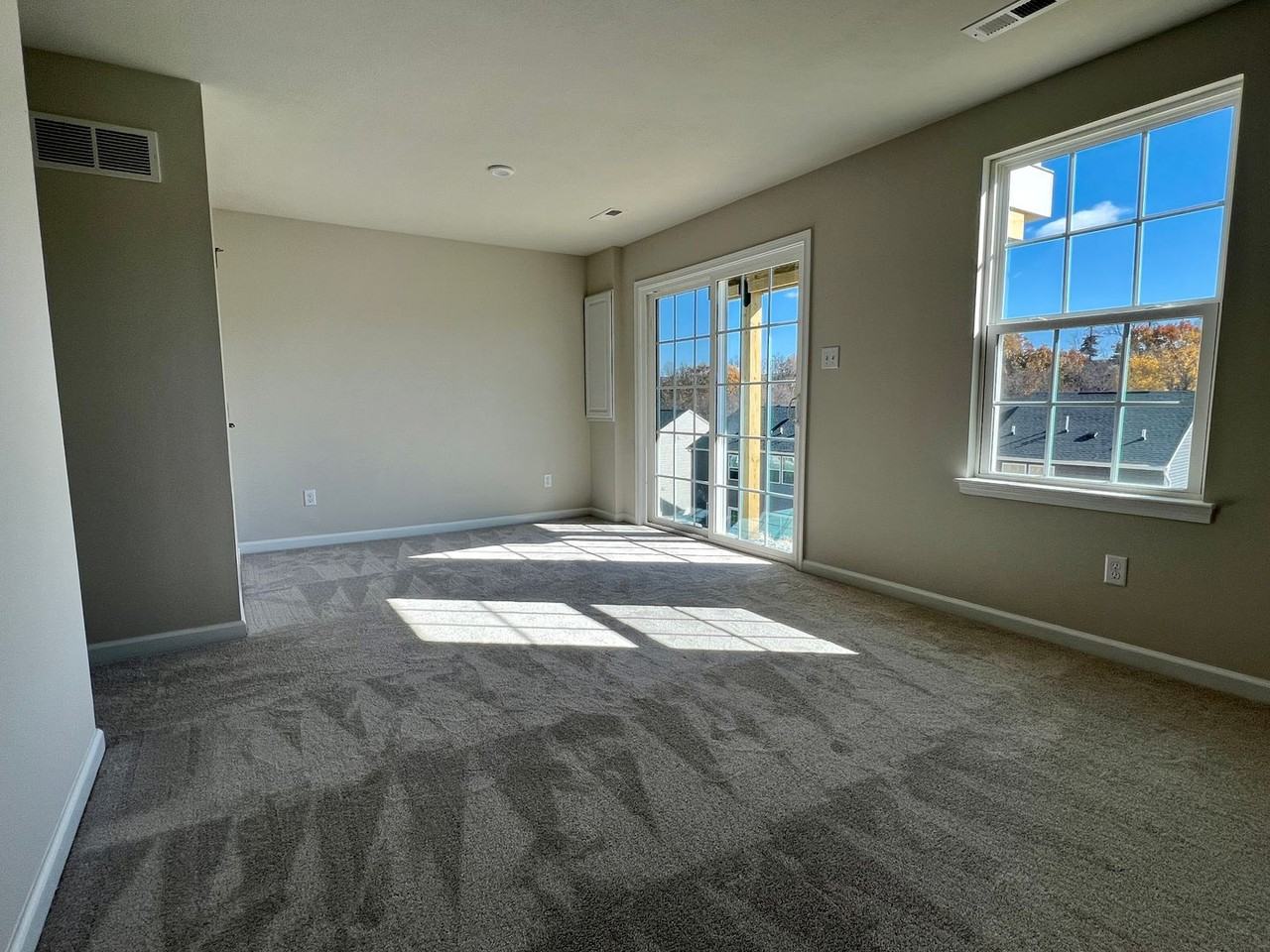67 Hewstone Ct - Photo 6 of 31