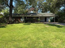 featured image of 16 Willow Dr