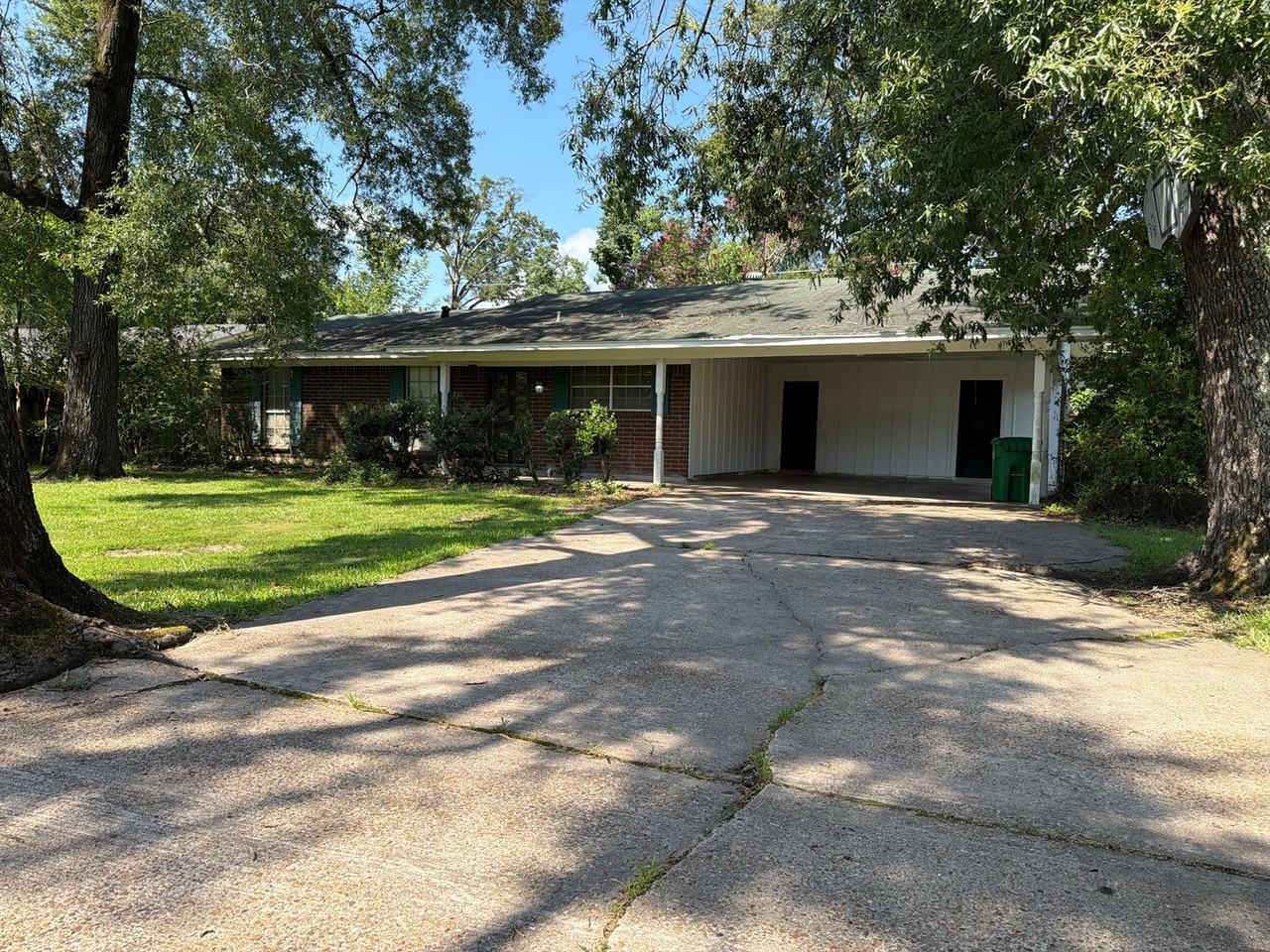 16 Willow Dr - Photo 2 of 13