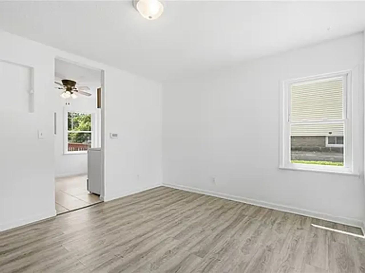 1237 Lincoln Dr - Photo 4 of 16