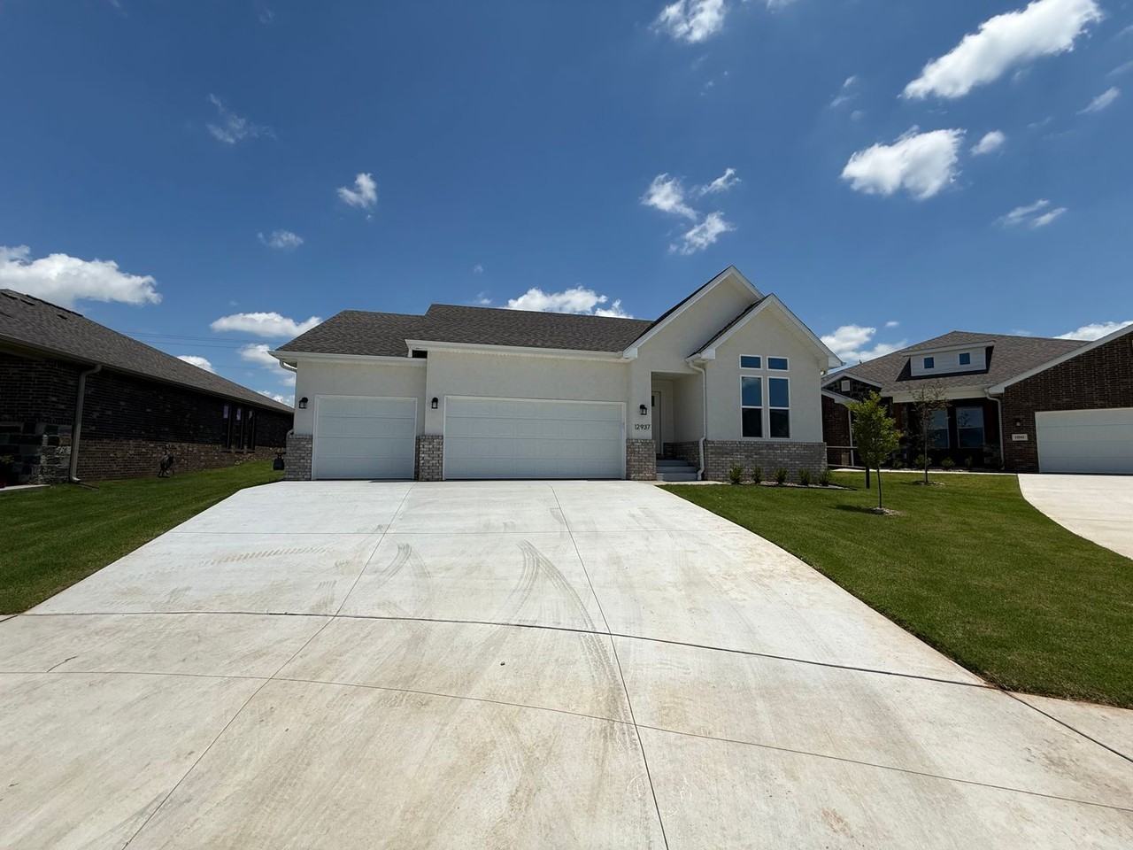 12937 S 21st Pl E - Photo 2 of 22