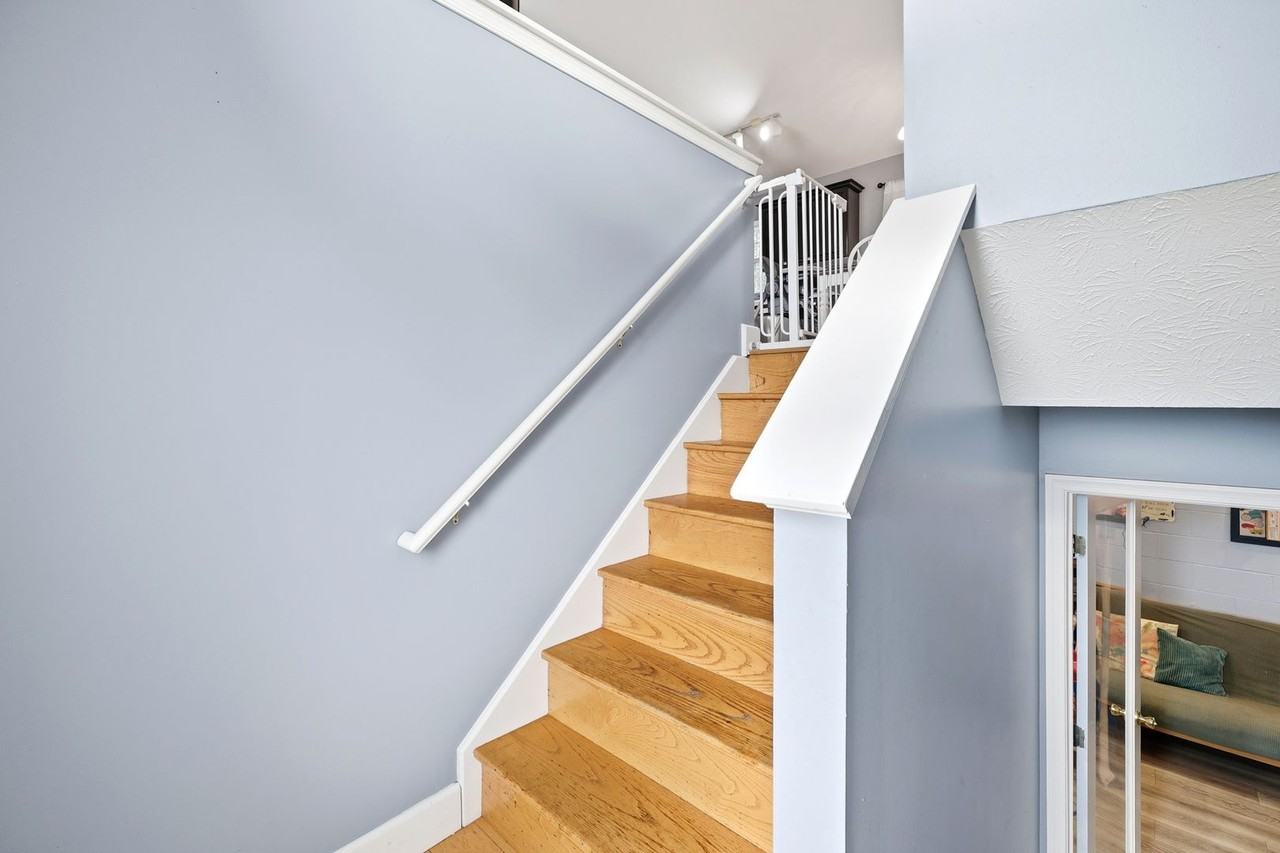 209 Greenwood Rd - Photo 2 of 22