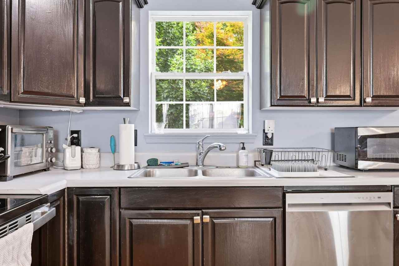 209 Greenwood Rd - Photo 5 of 22