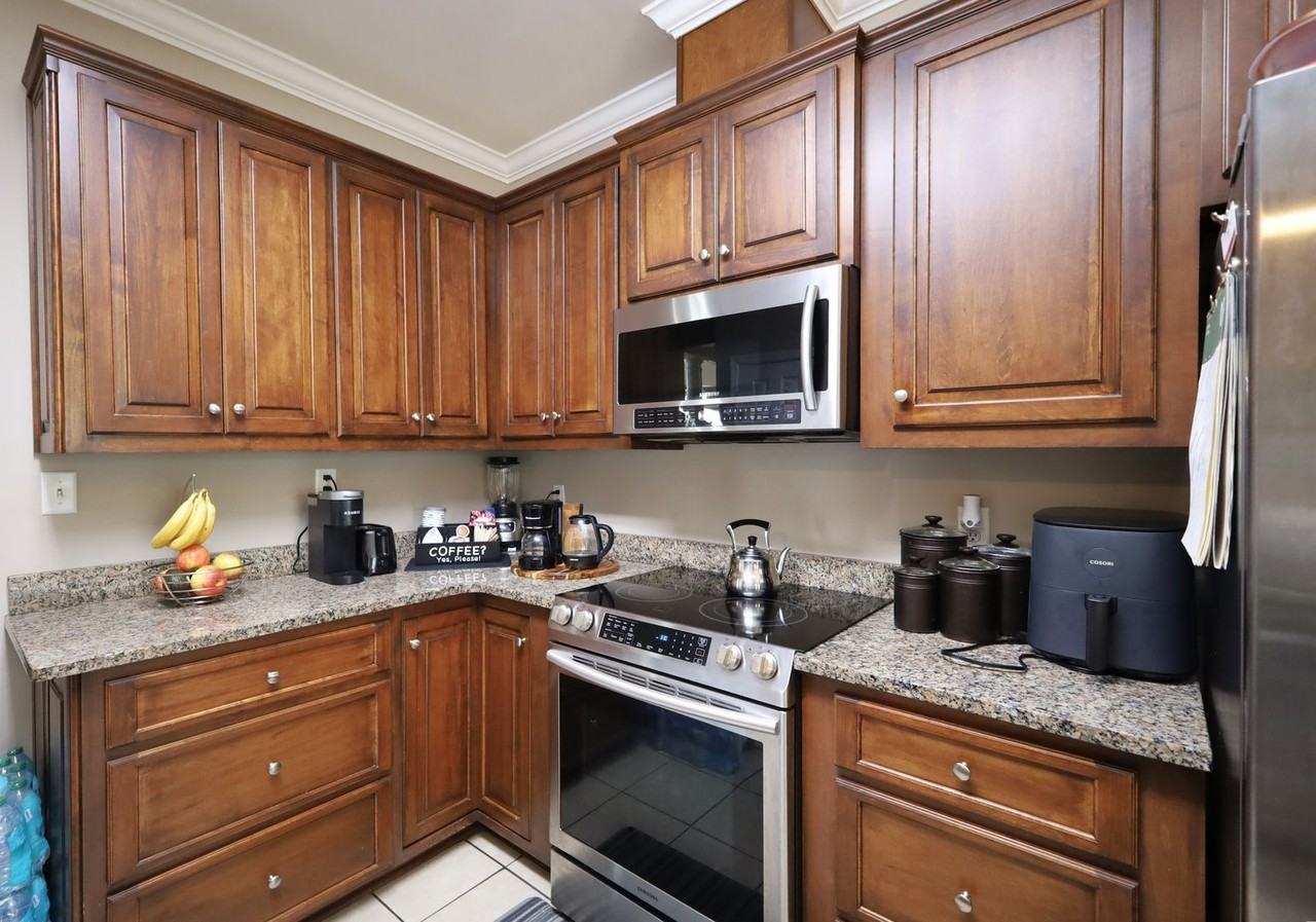 2401 Rankin Cir - Photo 5 of 16