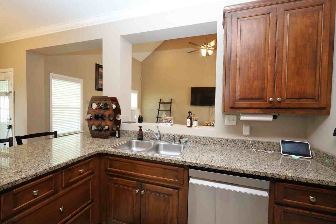 2401 Rankin Cir - Photo 6 of 16