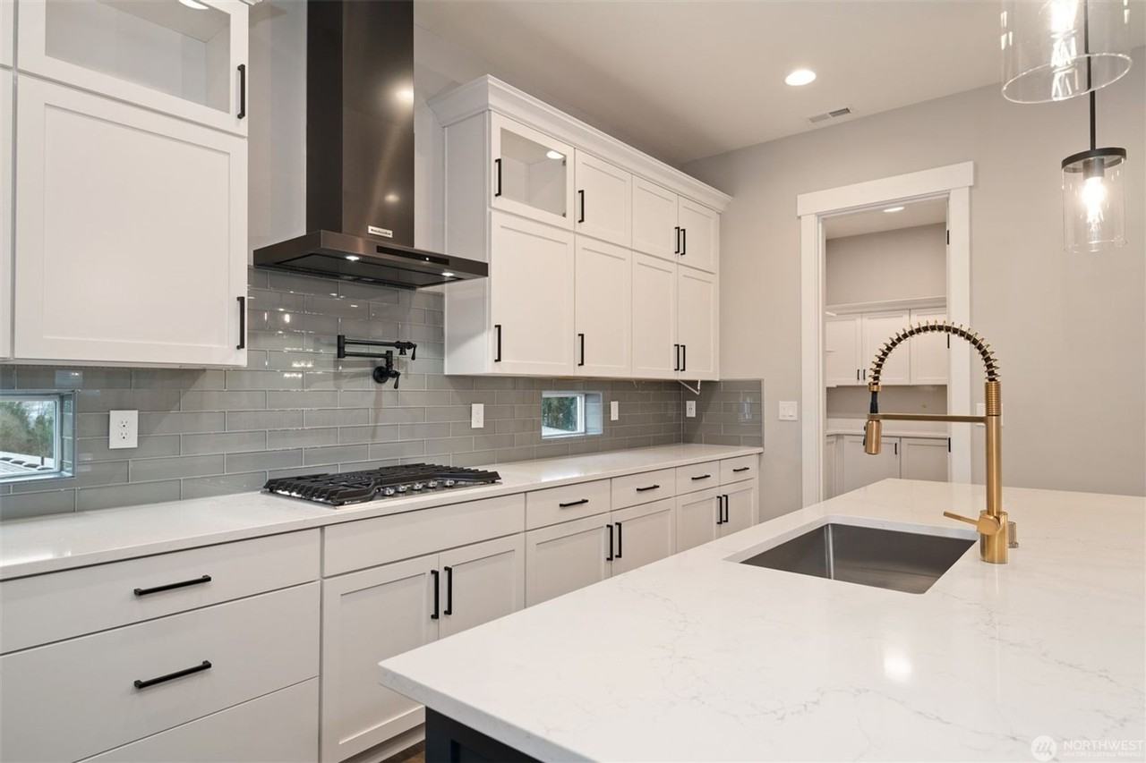 7585 S 130th Pl - Photo 2 of 22