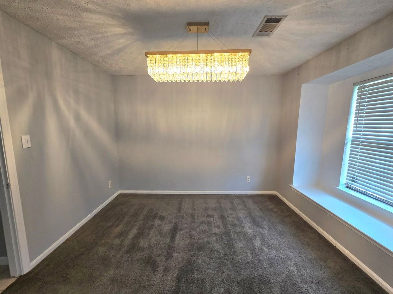 2240 E Aberdeen Dr - Photo 3 of 23