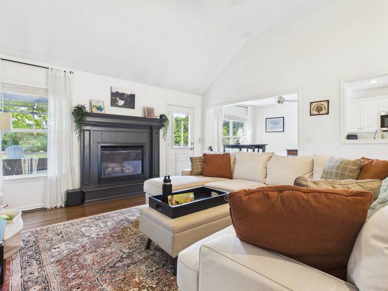 116 Deerfield Dr - Photo 4 of 50