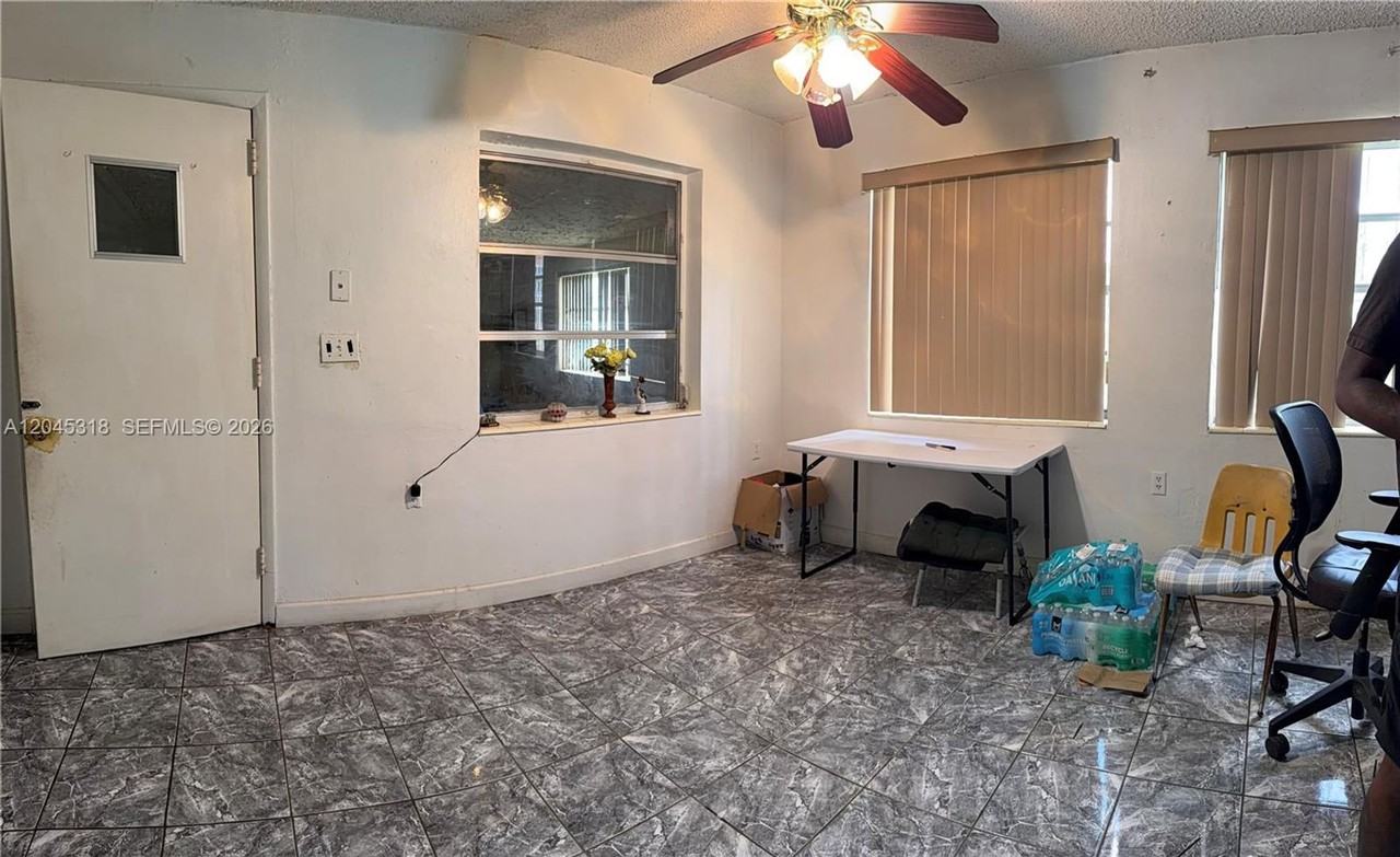 9201 Broad Manor Rd - Photo 7 of 12