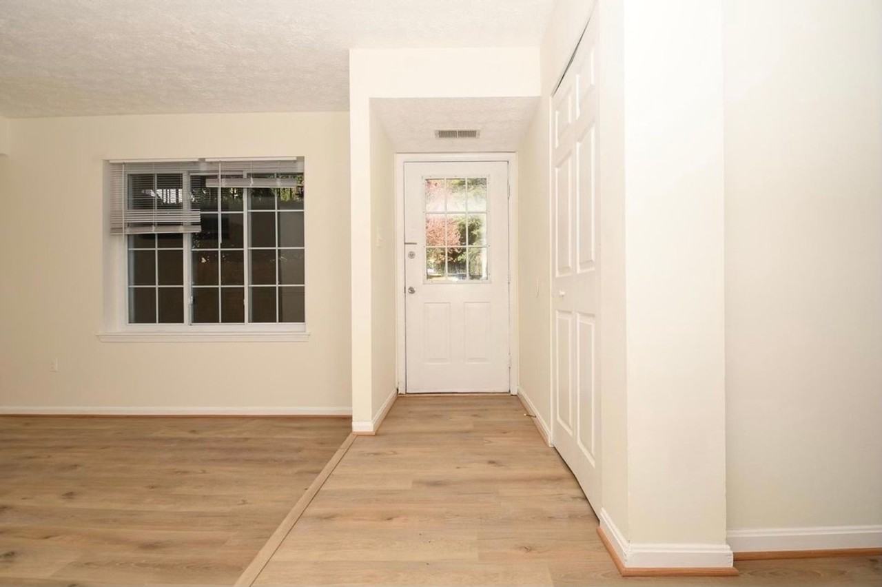 13246 Bayberry Dr - Photo 5 of 27