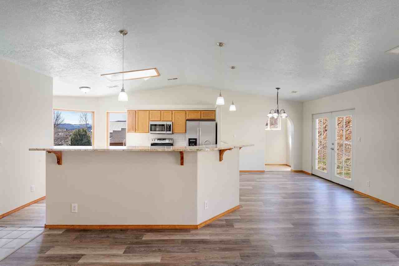 106 Pinnacle Pl - Photo 2 of 14