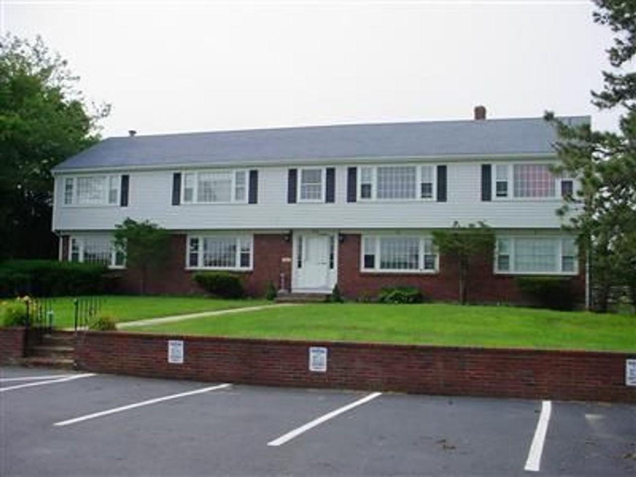 435 Main St - Photo 2 of 11