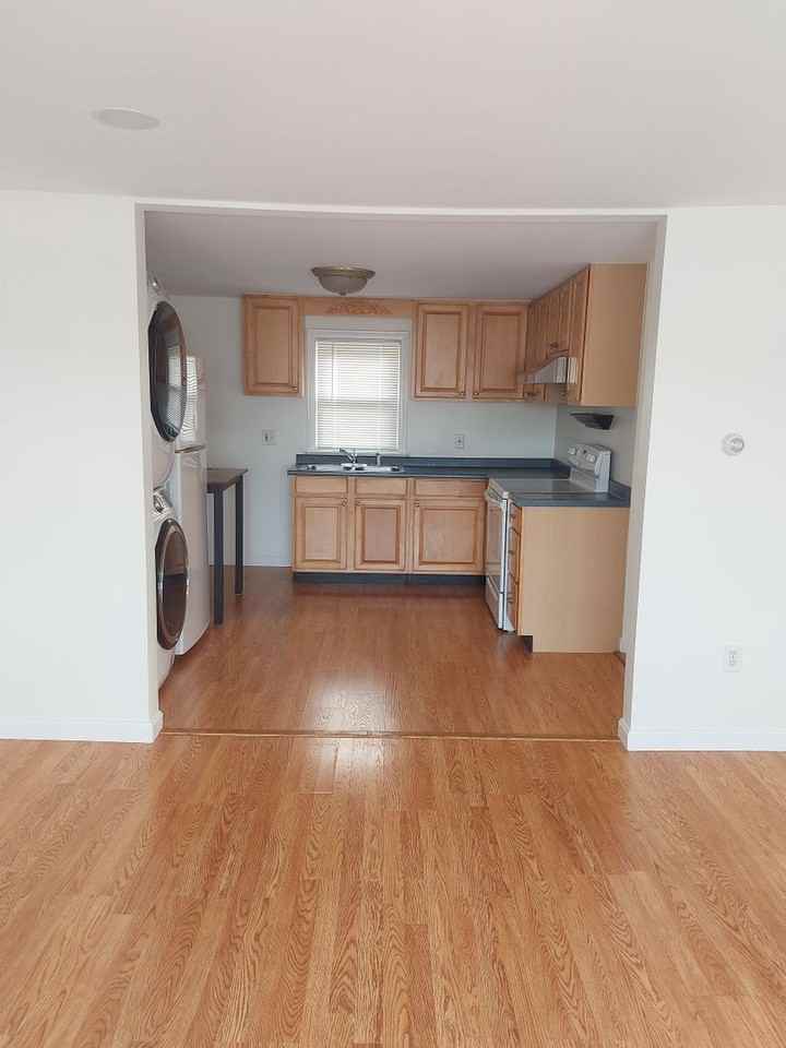 435 Main St - Photo 3 of 11