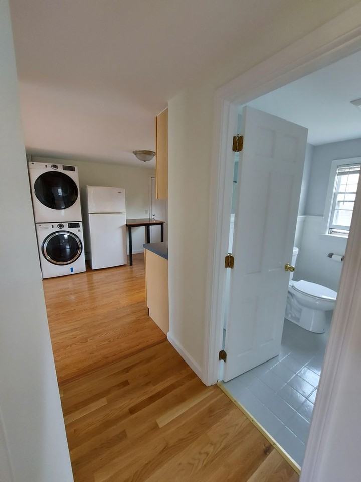 435 Main St - Photo 4 of 11