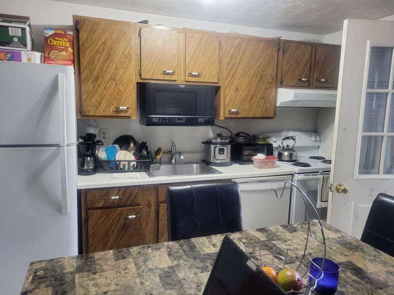 435 Main St - Photo 7 of 11
